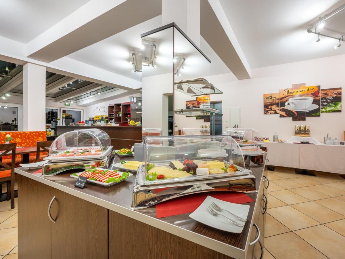 באד שונבורן Hotel Haefner מראה חיצוני תמונה