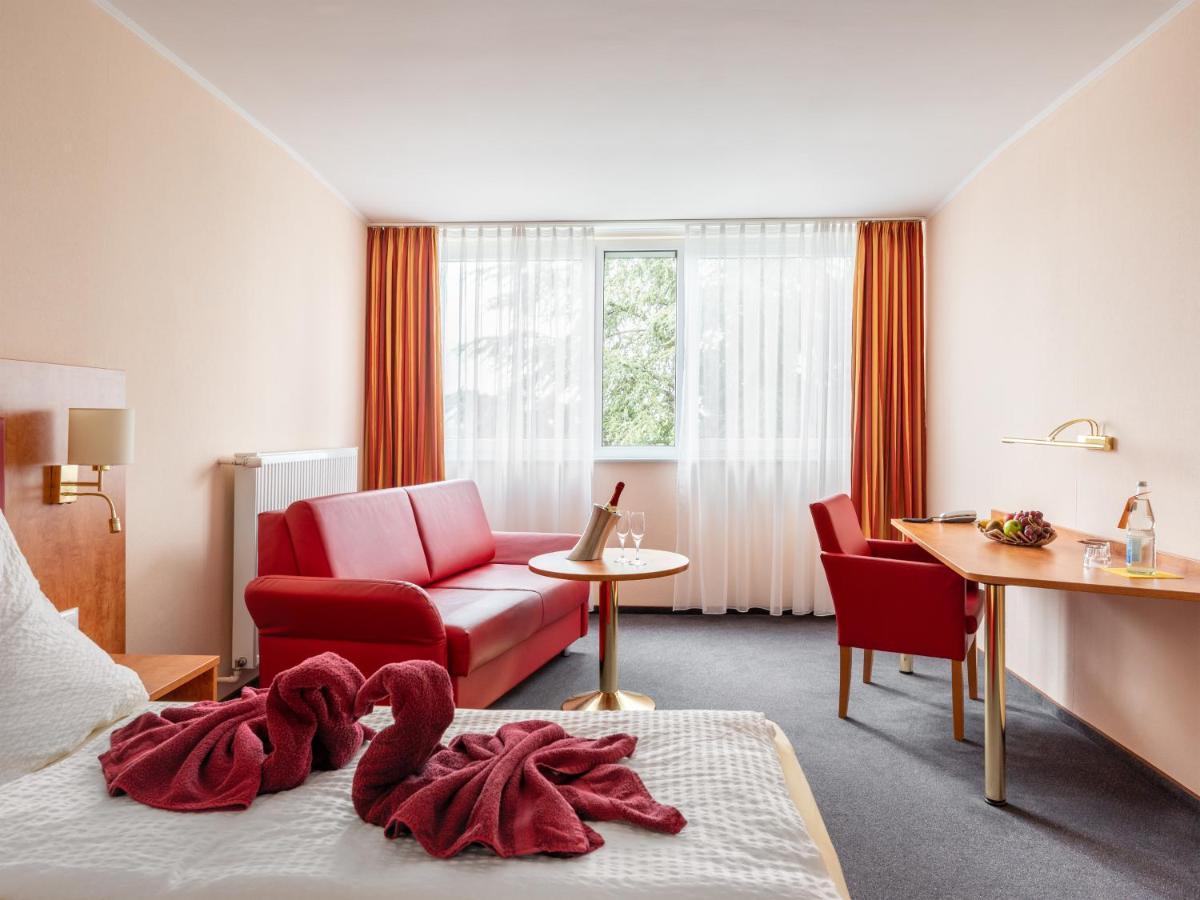באד שונבורן Hotel Haefner מראה חיצוני תמונה