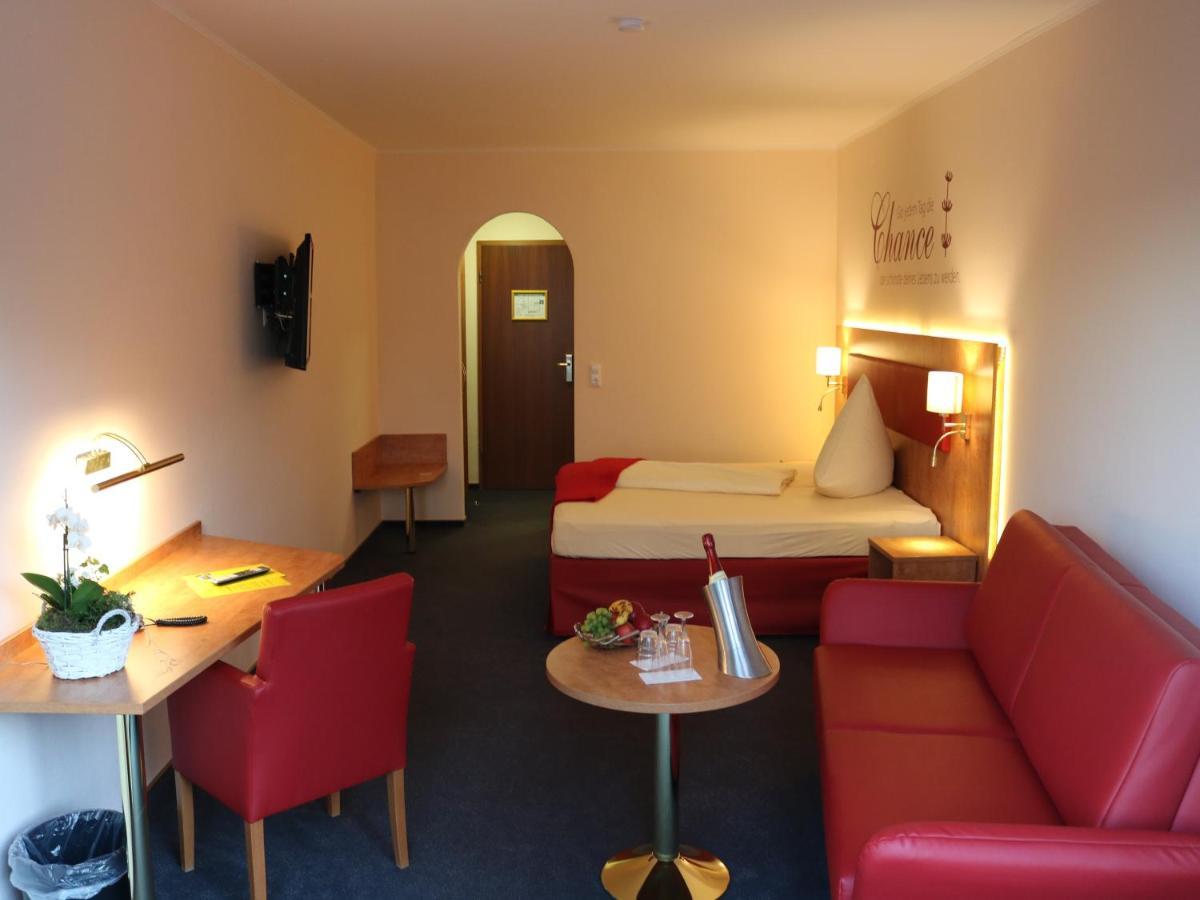 באד שונבורן Hotel Haefner מראה חיצוני תמונה