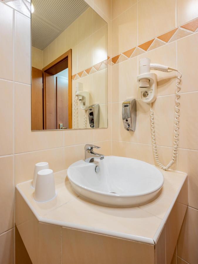 באד שונבורן Hotel Haefner מראה חיצוני תמונה