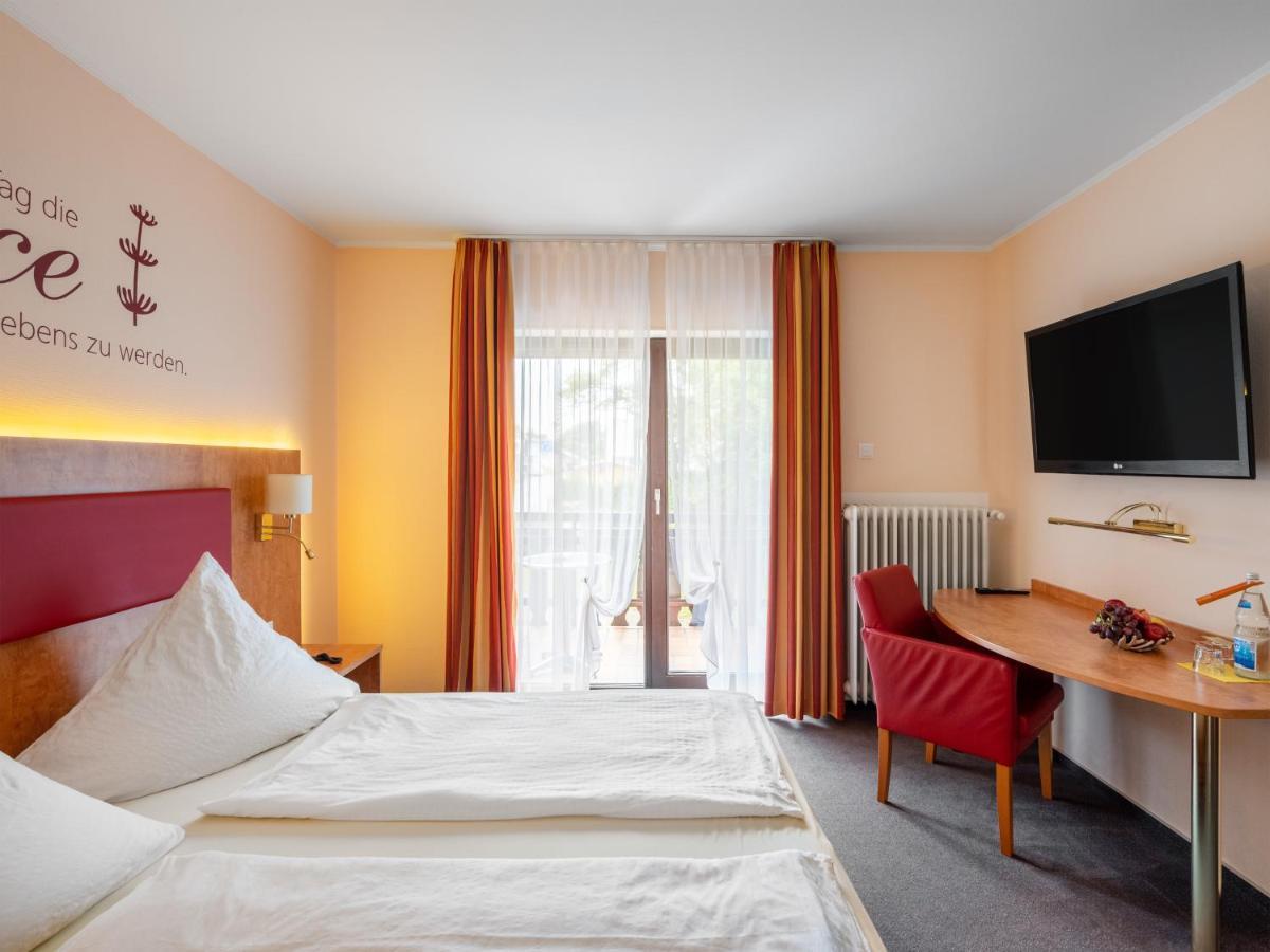 באד שונבורן Hotel Haefner מראה חיצוני תמונה