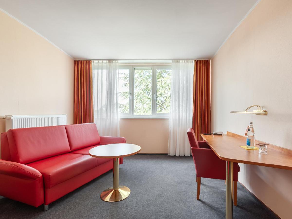 באד שונבורן Hotel Haefner מראה חיצוני תמונה