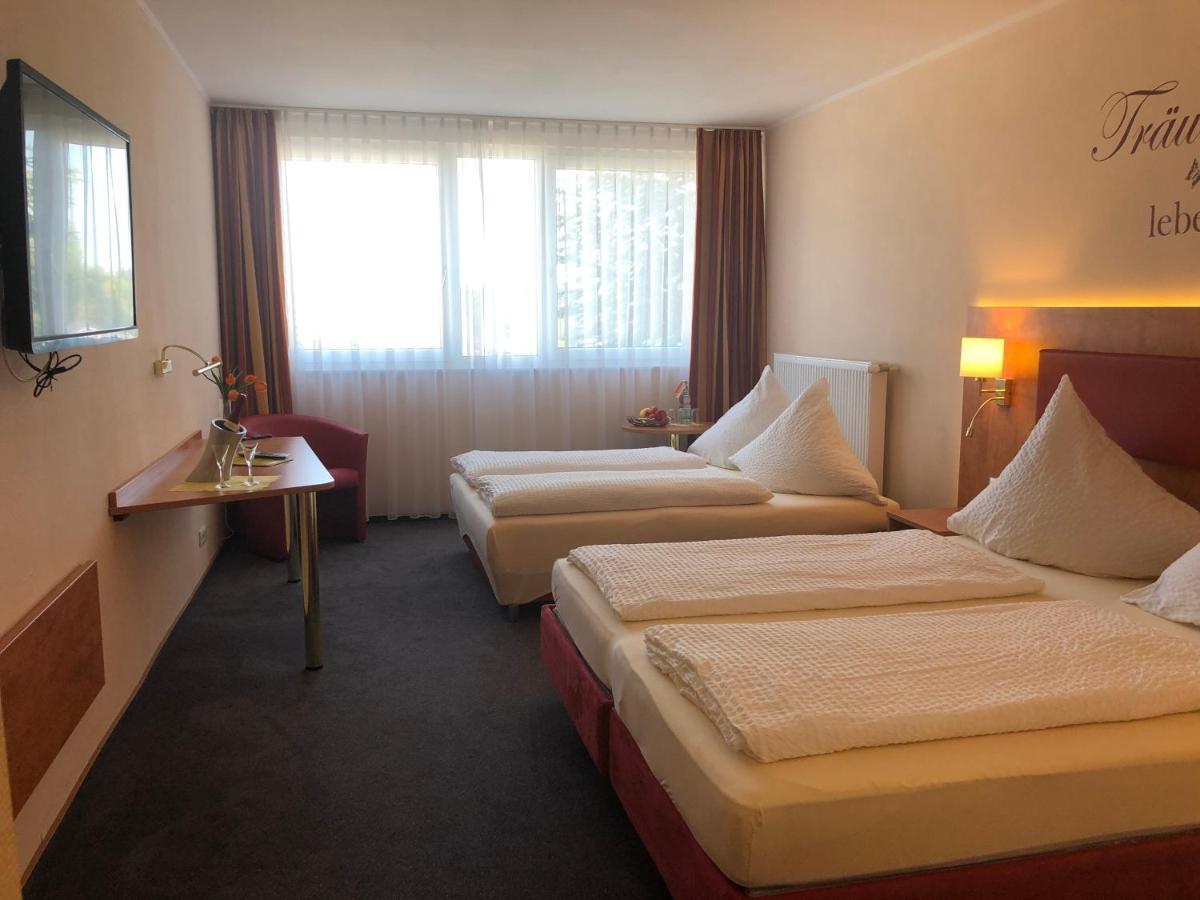 באד שונבורן Hotel Haefner מראה חיצוני תמונה